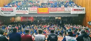 Un plenario de trabajadores y la juventud de Córdoba votó un plan de lucha por salarios, jubilaciones y trabajo
