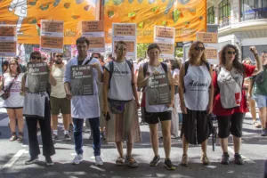 24 de Marzo. Un debate al interior de Ademys